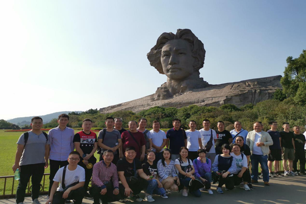 建投管線與戶外聯(lián)合黨支部重溫紅色記憶 、牢記使命初心