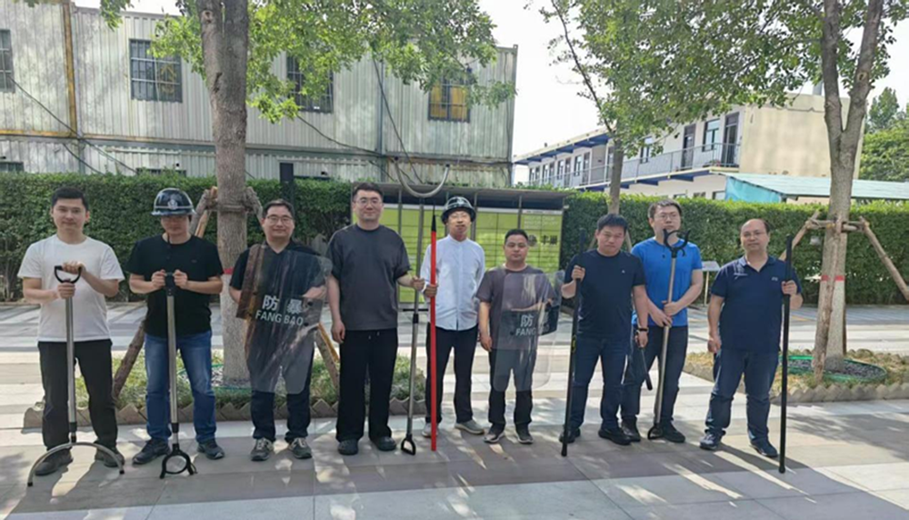 以“演”筑防   以“練”備戰(zhàn)   市建投開(kāi)展反暴恐專(zhuān)項(xiàng)演練